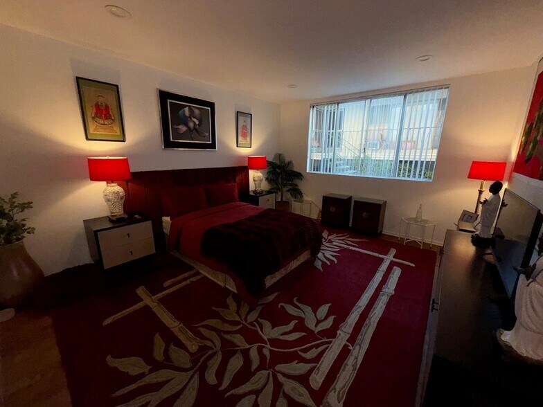 Building Photo - 1541 Hayworth Ave