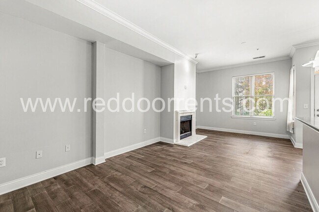 Building Photo - Coming Soon! – 1 Bed | 1.5 Bath Home in th...