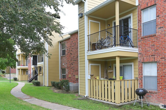 Building Photo - Bridge at Sweetwater
