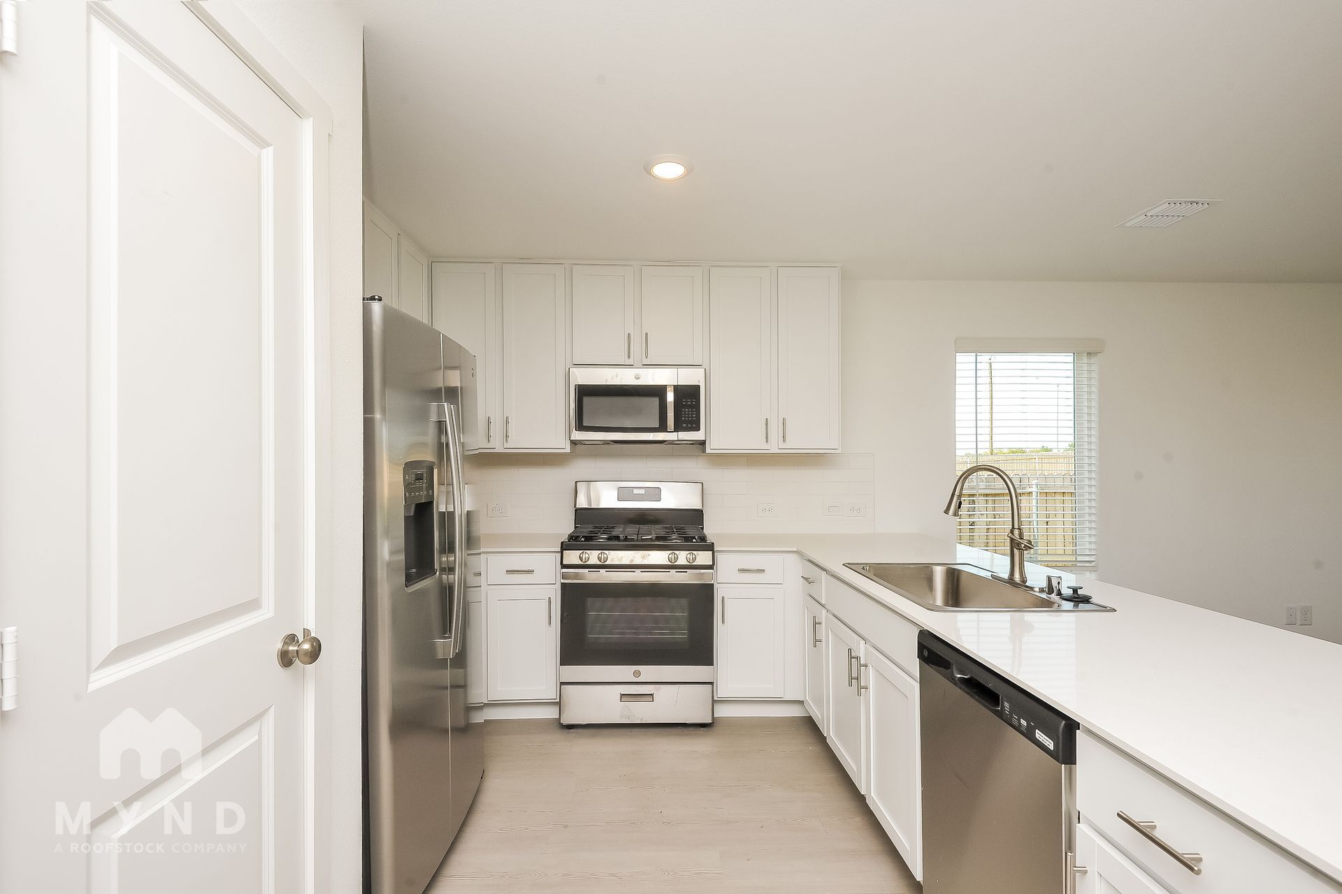 Building Photo - 2733 Mistwood Dr