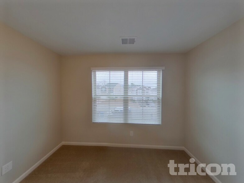 Building Photo - 1429 Sandra Dr