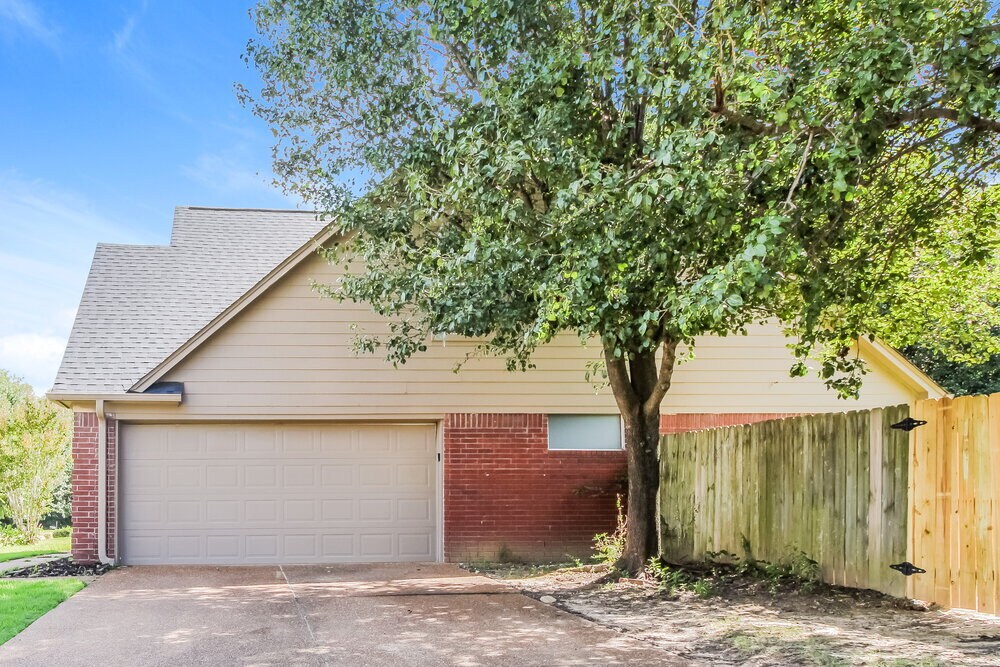 Building Photo - 2362 Oak Springs Dr