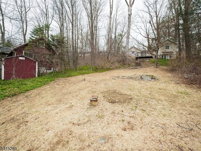 Building Photo - 240 Acabonack Rd