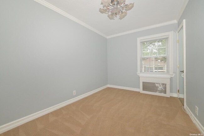 Building Photo - 1656 Putney Rd