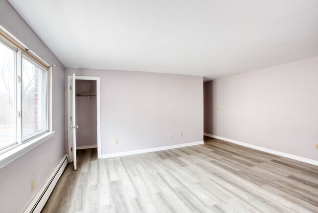 Building Photo - 285 Westland St