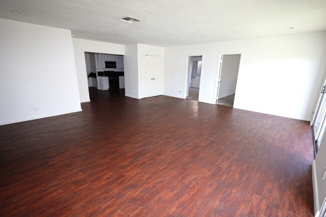 Building Photo - 1604 E Palm Ave