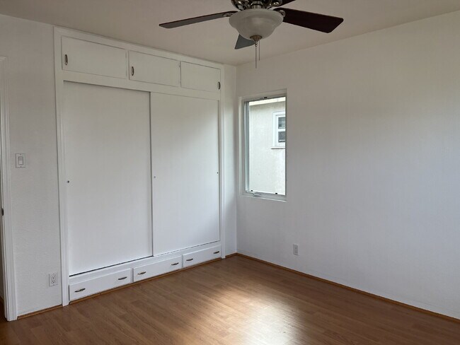 Building Photo - "Charming 2-Bedroom Retreat on Douglas Ave...