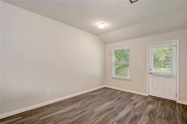 Building Photo - 217 Rafe Ct
