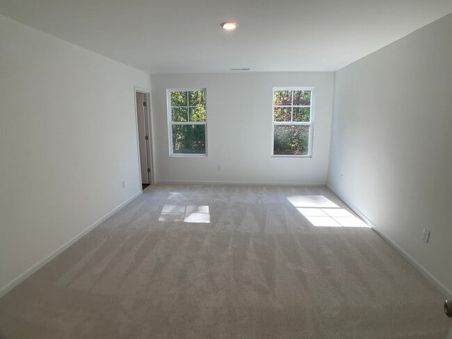 Building Photo - Brand New Townhome in Lawson Townes, Haw R...