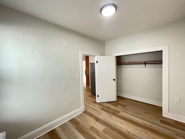 Building Photo - 73 6th St