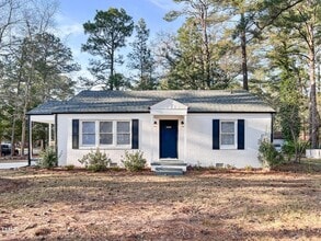 Building Photo - 1800 Rosewood Ave