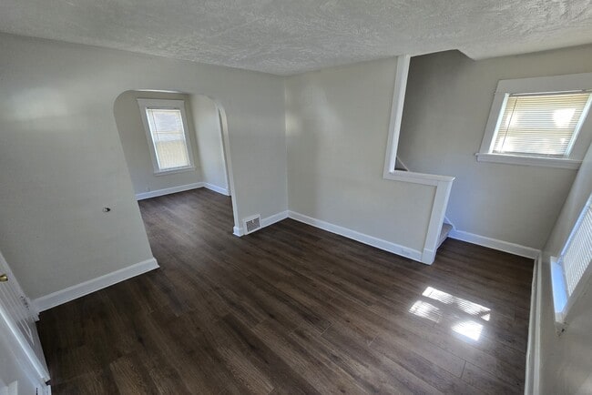 Building Photo - 10312 Nelson Ave