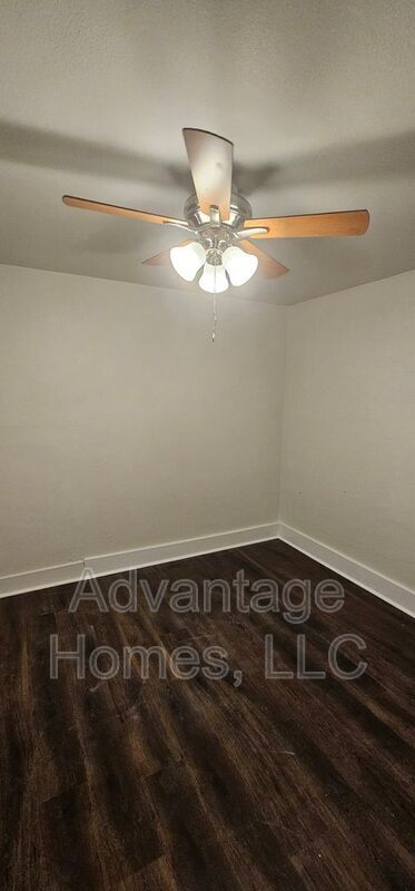 Building Photo - 1015 N Scott Ave