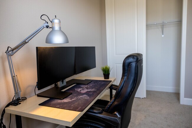 Building Photo - 617 Copper Ridge Way