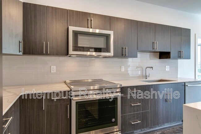 Building Photo - 3116 West End Cir