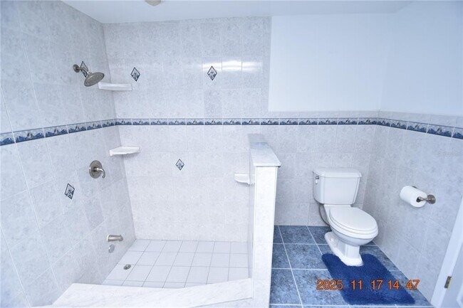 Building Photo - 705 Spanish Main Dr