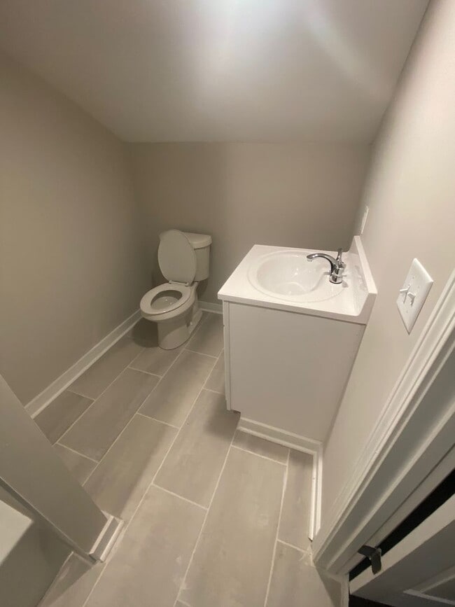 Building Photo - 120 S Main St