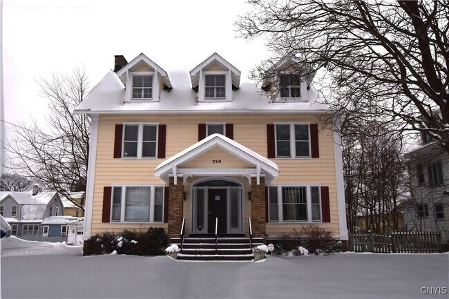 Primary Photo - 2318 Genesee St