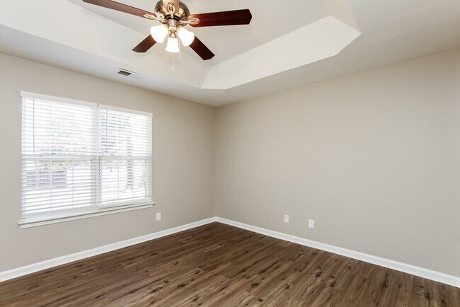 Building Photo - 505 Lisa Carol Dr