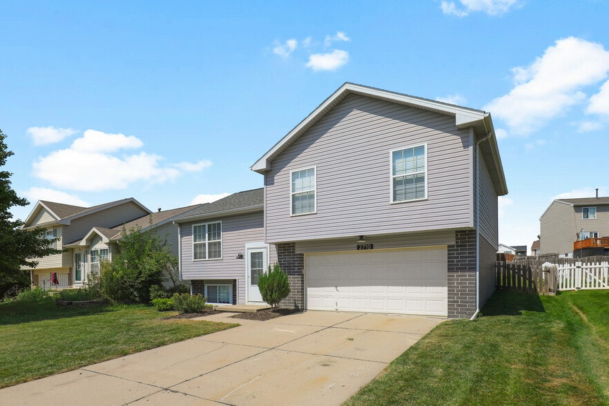Building Photo - 2710 Mesa St