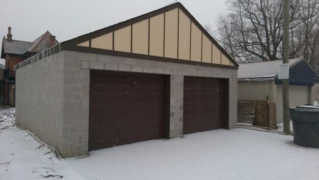 Building Photo - Short North duplex with garage