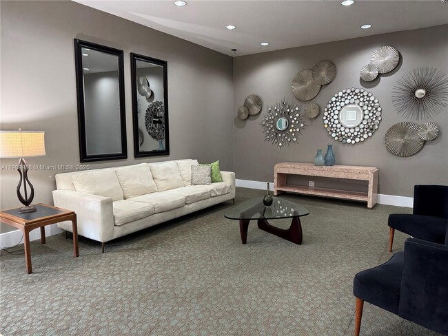 Building Photo - 7441 Wayne Ave