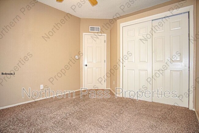 Building Photo - 1316 Desierto Azul Dr