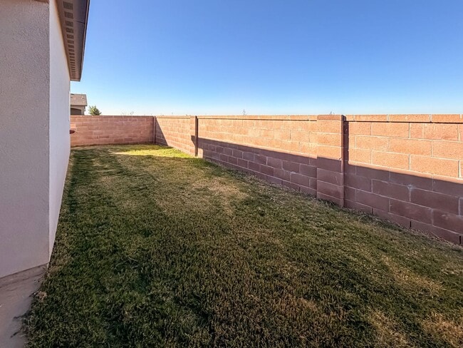 Building Photo - 4717 Homestretch Rd