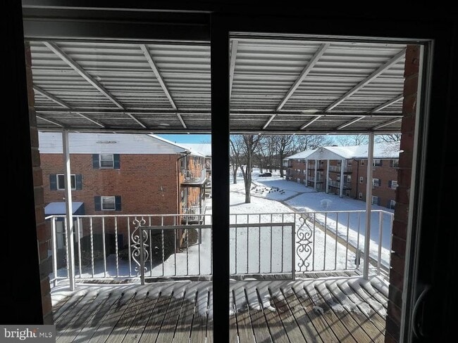 Building Photo - 91 Oak St