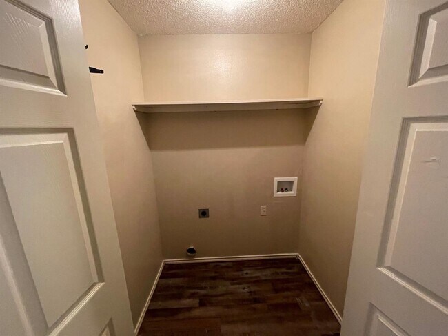 Building Photo - 5833 7th St