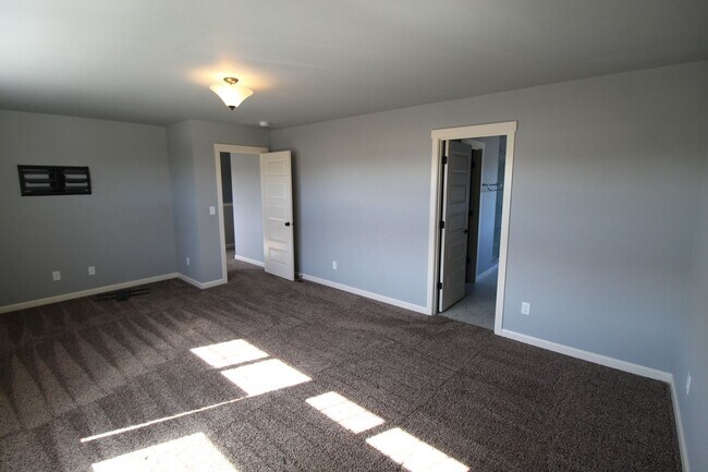 Building Photo - 7020 Dorchuck Rd
