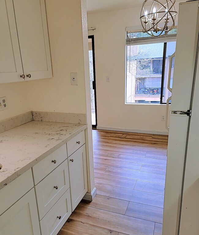 Kitchen - 16245 NE 12th Ct