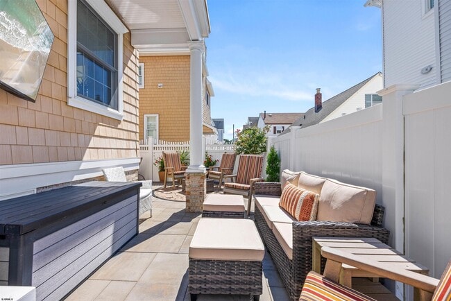 Building Photo - 28 N Colgate Ave