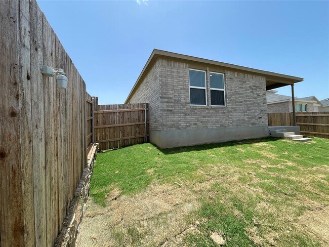 Building Photo - 173 Golden Bell Wy