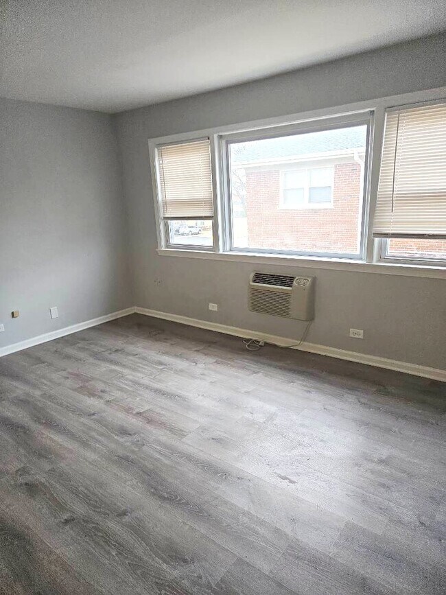 Building Photo - 446 N Ardmore Ave