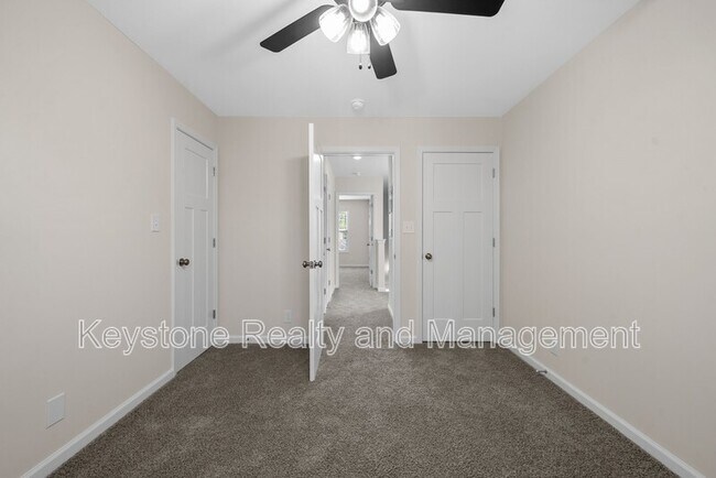 Building Photo - 178 Oak St