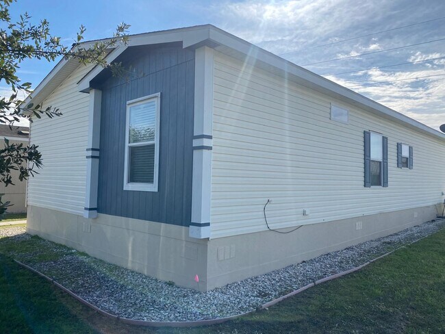 Building Photo - 1138 Gripper Wy