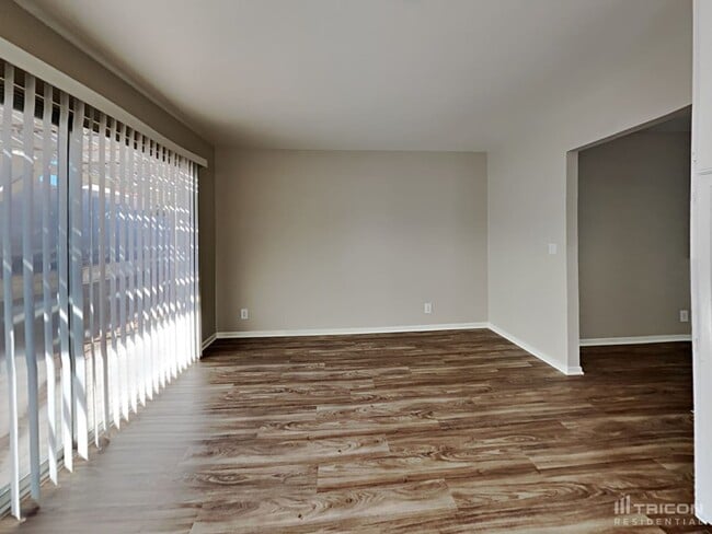 Building Photo - 6649 Gazelle Dr