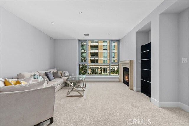 Building Photo - 5042 Scholarship