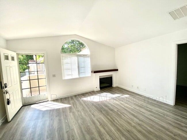 Building Photo - 22 Via Terrano