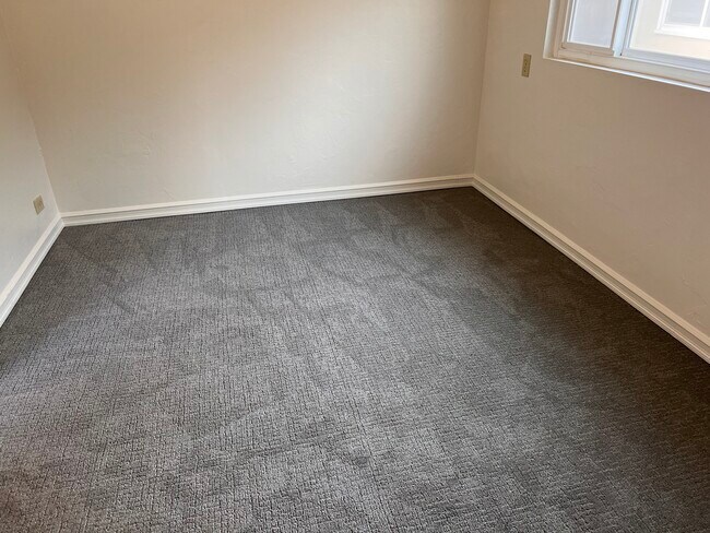 Building Photo - 4096 Ibis St