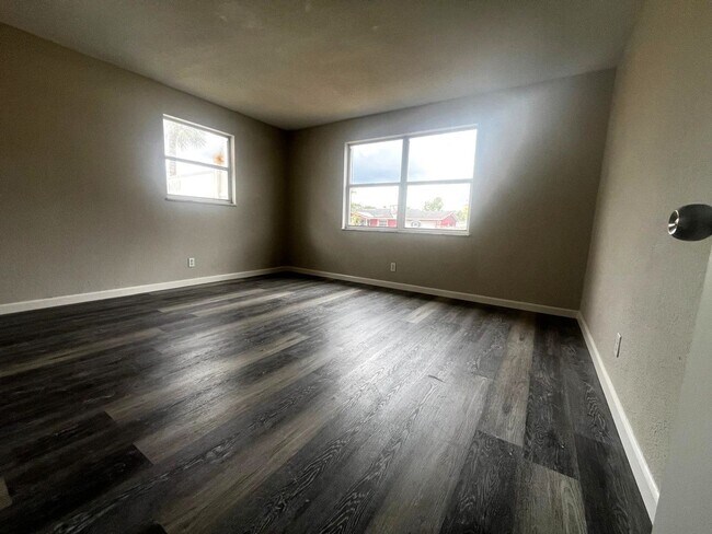 Building Photo - Charming 3-Bedroom Home with Spacious Layout & Attached Garage in the Heart of Daytona Beach