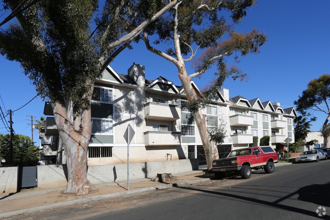 Building Photo - 10201 Woodbine Street