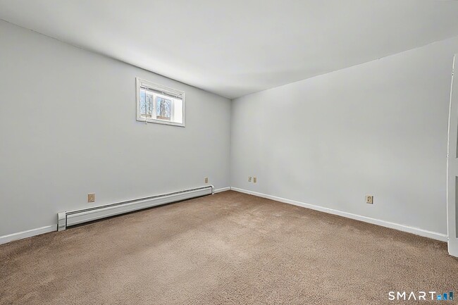 Building Photo - 15 Indian Hill Ln