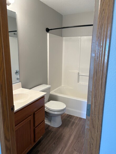 Building Photo - 1406 Adams St SE