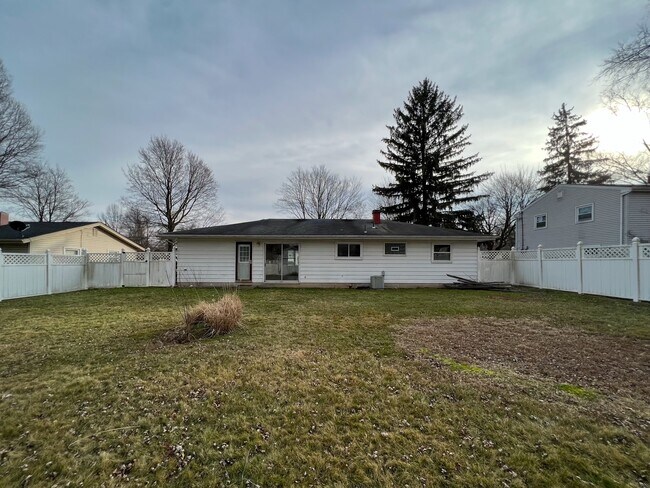 Building Photo - 4528 Plumbrook Dr