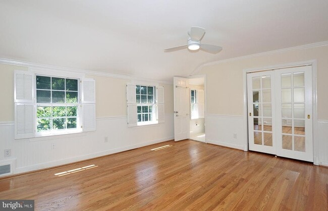 Building Photo - 6003 Woodacres Dr
