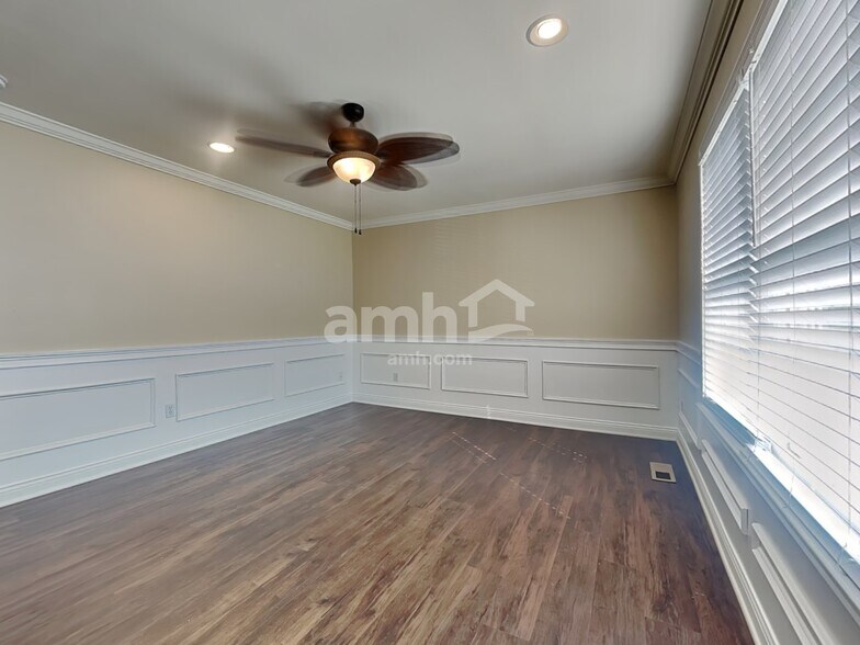 Building Photo - 2016 Winter Hvn