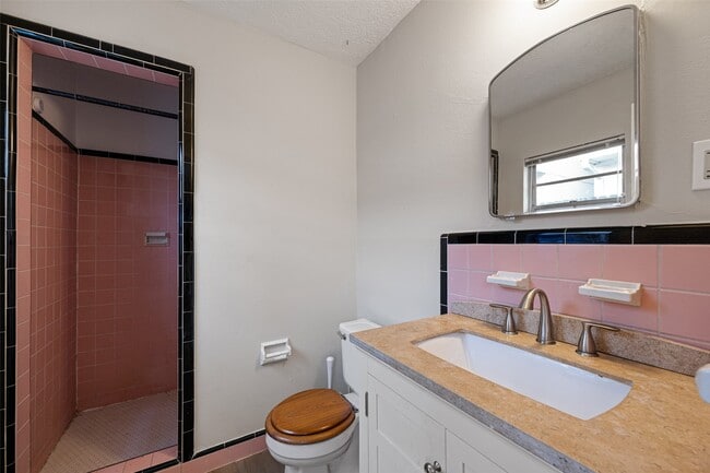 Building Photo - 2501 Dorrington St