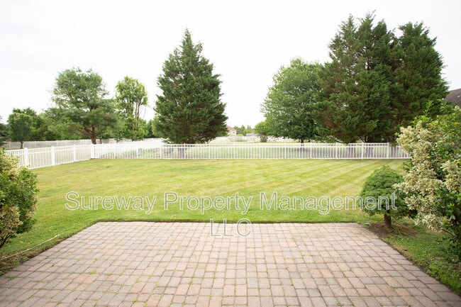 Building Photo - 7 Amaryllis Ln